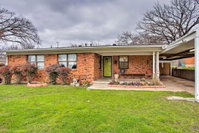 Pet-Friendly River District Home w/ Fire Pit Accommodation Dallas