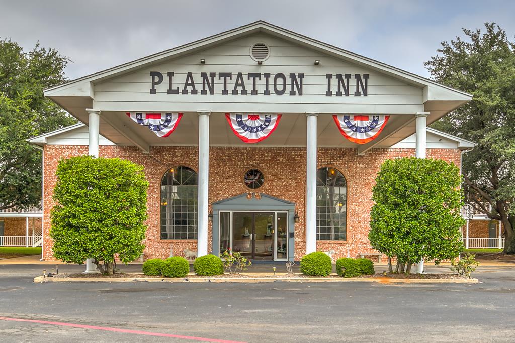Plantation Inn Granbury - thumb 0