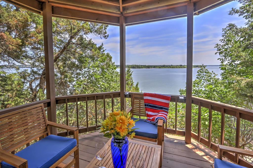 Prime Lakefront Granbury House With 2-Story Dock! - thumb 0