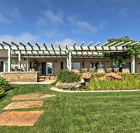 Private Ranch Resort-Vineyard View and Infinity Pool - Accommodation Dallas