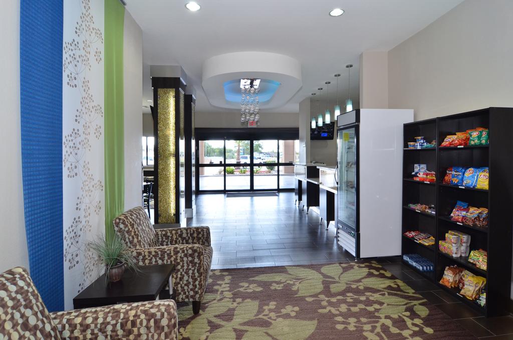Quality Inn & Suites Kenedy - Karnes City - thumb 3