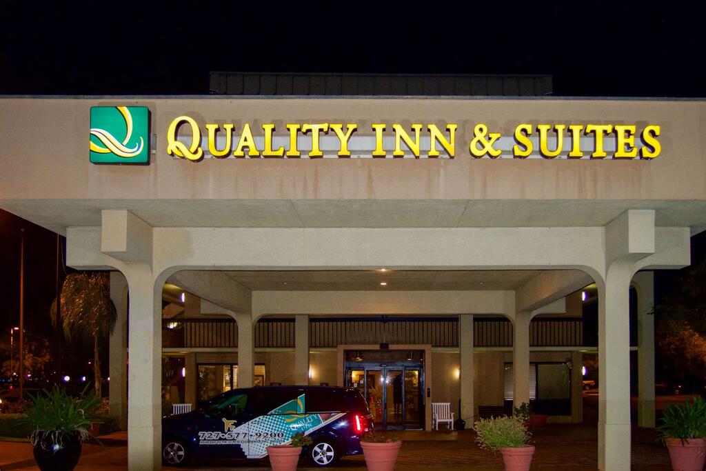 Quality Inn & Suites St. Petersburg  Clearwater Airport Recently Renovated - thumb 0