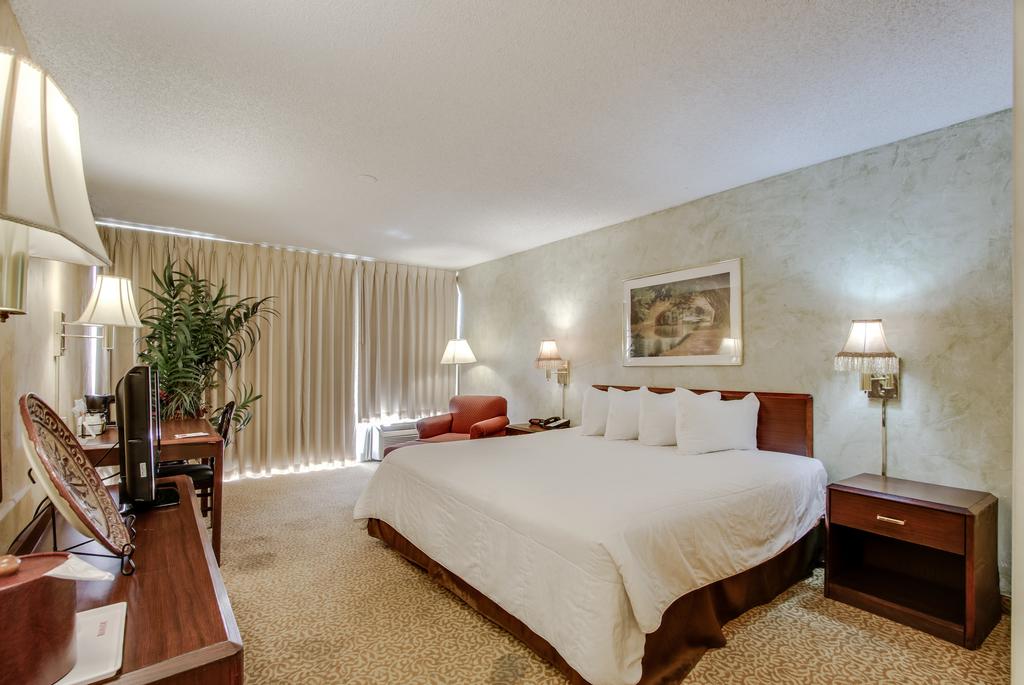 Ramada By Wyndham Dallas Love Field - thumb 1