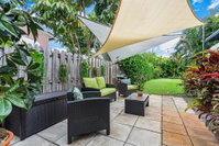 Ranch Style w/Lush Courtyard  Grill Full Kitchen- 5 Min to Beach Accommodation Dallas