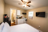 Remodeled Studio Near Downtown Accommodation Dallas