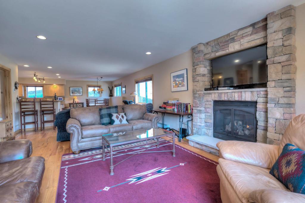 River Park Lodge - A Getaway With A Gorgeous View! - thumb 3