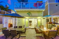 Roxy Beach House 2 Accommodation Dallas