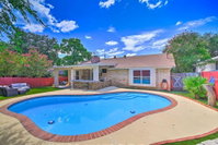 San Antonio Oasis with Yard Pool and Outdoor Bar Accommodation Dallas