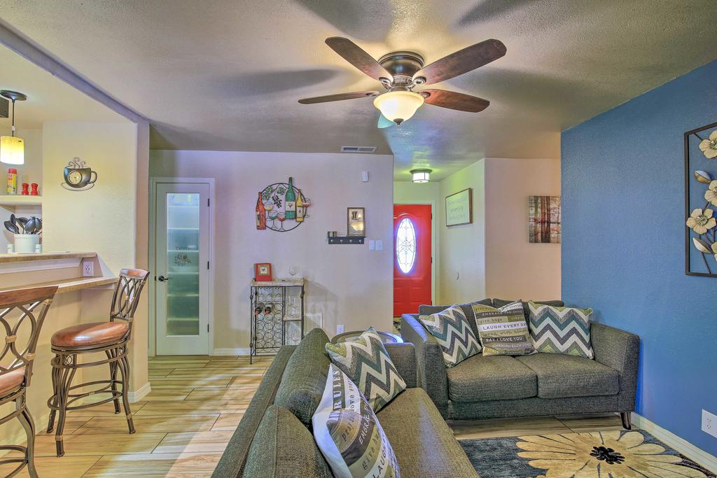 San Antonio Oasis With Yard, Pool And Outdoor Bar! - thumb 2