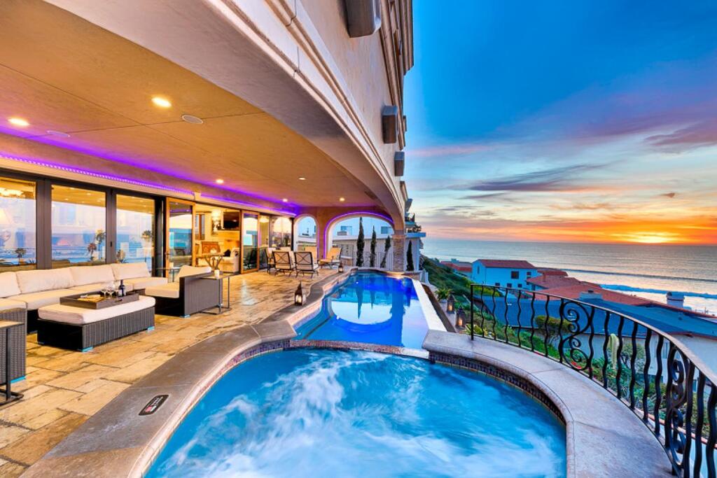 SC-1537 - Elegant Ocean Bluff View - thumb 0