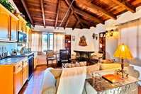 SC-310B - Spanish Perfection- Studio Accommodation Dallas