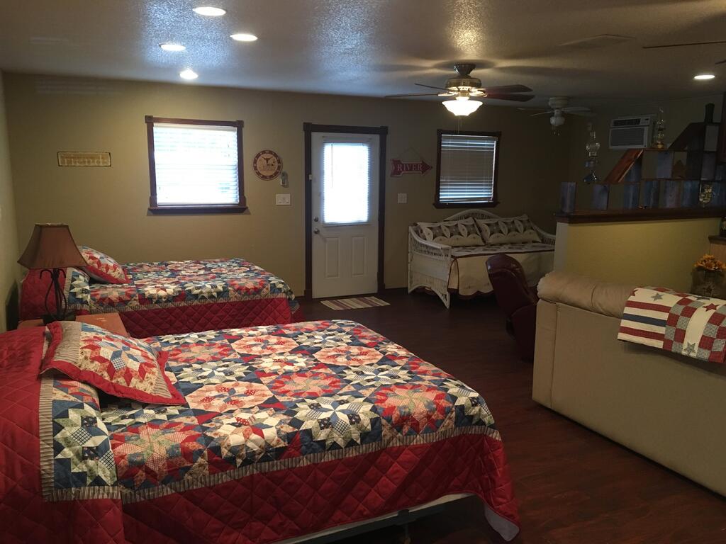 Scriv's River Haus - thumb 1