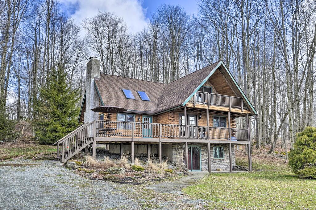 Secluded, Pet-Friendly Cabin With Deck & Fireplace! - thumb 2