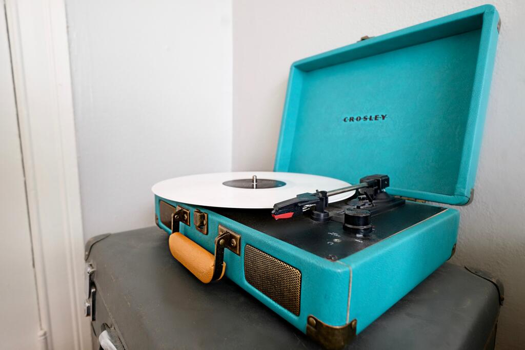 SHELTER IN PLACE HERE! Relaxing 1 BR Near Lower Greenville Free Parking - thumb 2