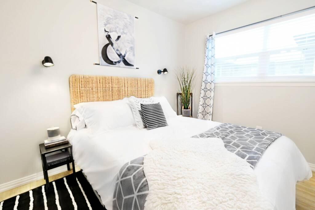 SHELTER IN PLACE HERE! The Alcove Dallas Near Downtown Fun Nightlife - thumb 2