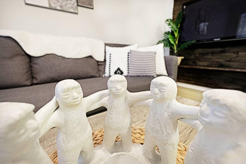 SHELTER IN PLACE HERE! The Alcove Dallas Near Downtown Fun Nightlife - thumb 0