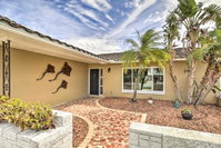 Single-Story Home with Hot Tub Pets Welcome Accommodation Dallas