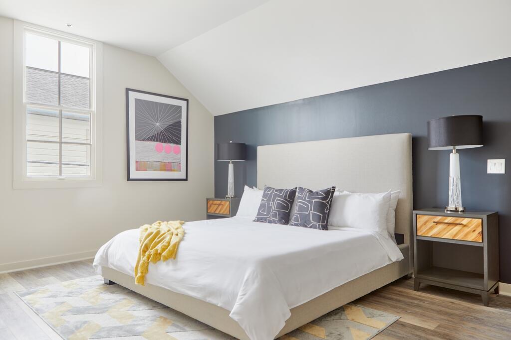 Sonder  Piety House - thumb 3