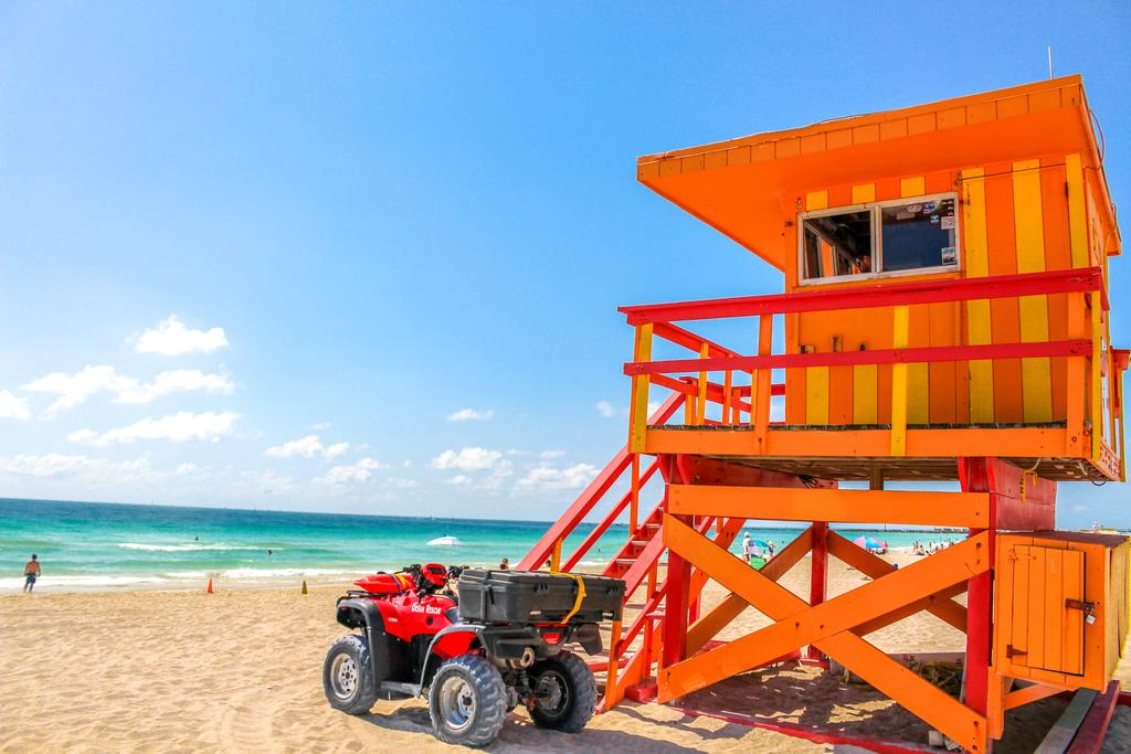 South Beach Two Bedroom Apartment - thumb 1