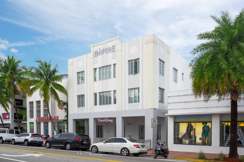 South Beach Two Bedroom Apartment - thumb 2