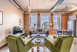 Stunning Bright & Airy Space W/ Amazing Views!