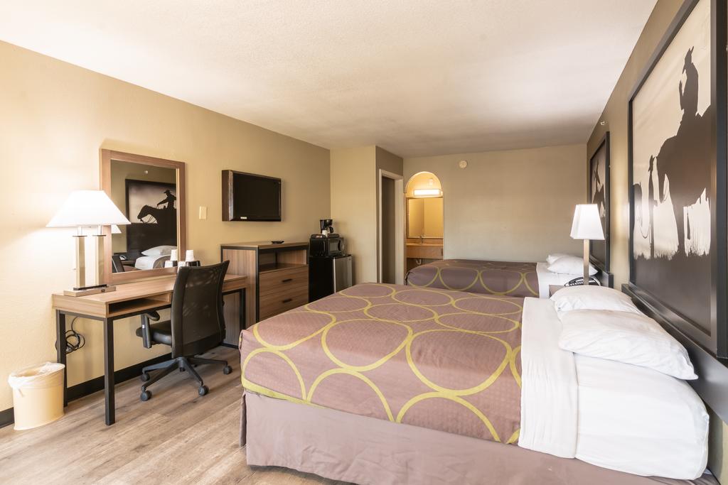 Super 8 By Wyndham Dallas East - thumb 1
