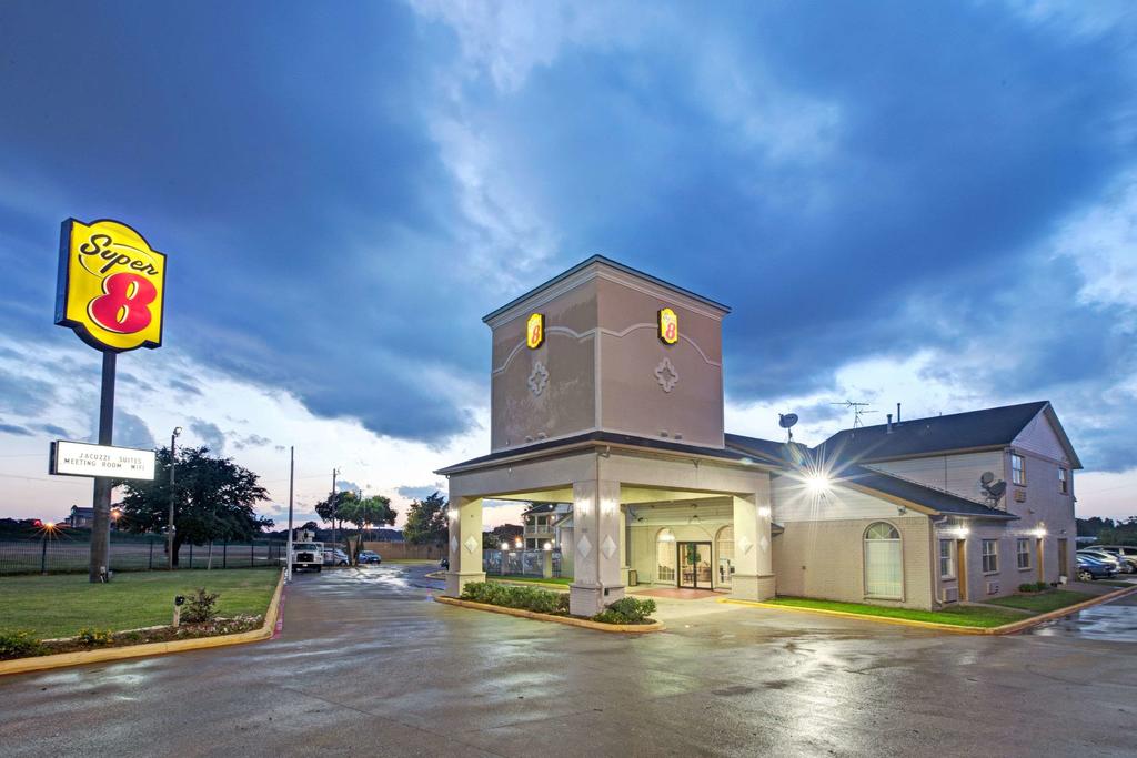 Super 8 By Wyndham Dallas East - thumb 0