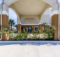 Super 8 by Wyndham Kenedy - Accommodation Dallas