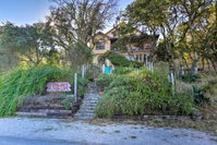 Tastefully Exotic Apt with Patio - Walk to Canyon Lake Accommodation Dallas