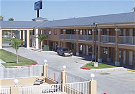 Texas Inn & Suites - thumb 1