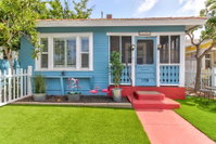 The Market Cottage Accommodation Dallas