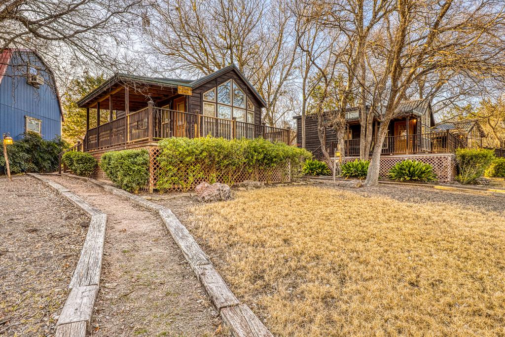 The Plum @ Mendelbaum Winery Guest Cabins - thumb 0