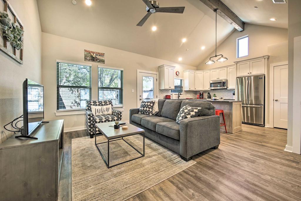 The Relaxing Hill Cabin Condo Nestled In The Wine Country! - thumb 1