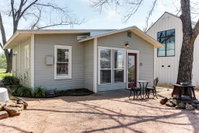 Travis Street Accommodation Dallas