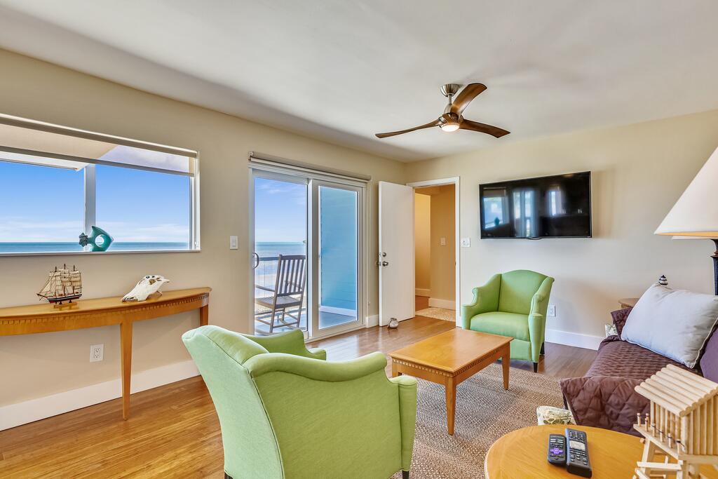Turtle Beach Retreat - thumb 1