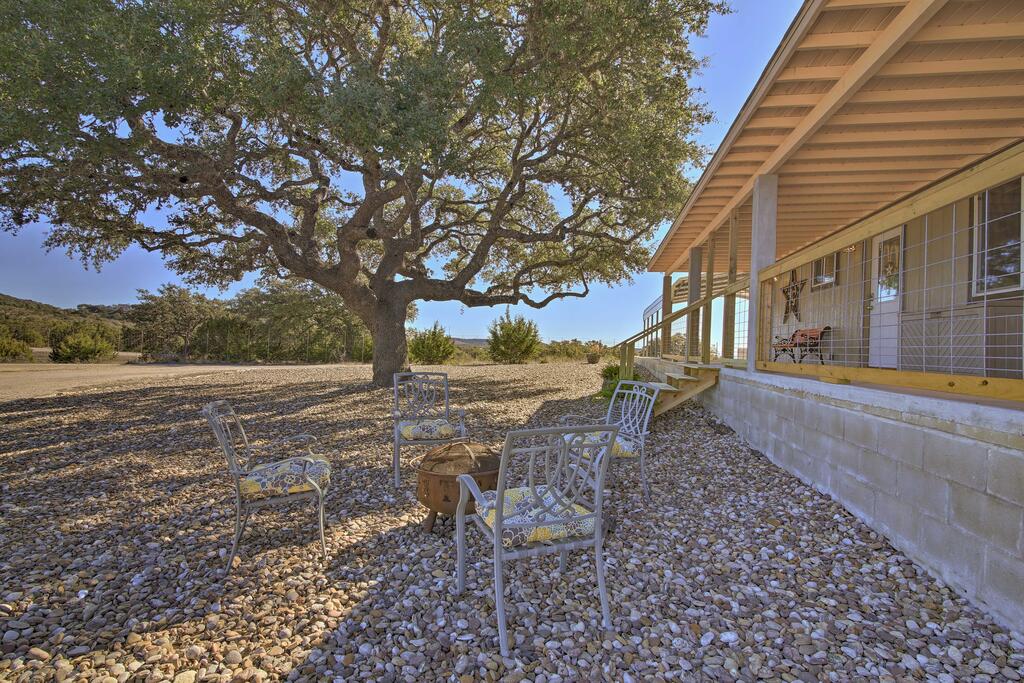 Updated Cabin With Fire Pit - 1 Mile From Downtown! - thumb 2