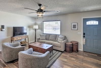 Updated Home with Patio 5 Mins to Lake Havasu Accommodation Dallas