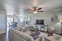 Updated Home with Yard - 2Mi to Lake Havasu State Park Accommodation Dallas