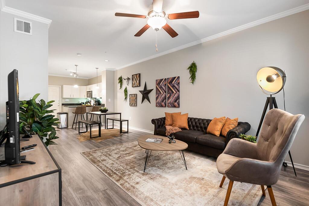 Uptown Dallas Apartments - thumb 3