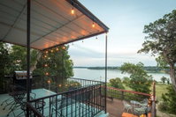 Waterfront Grace Home Accommodation Dallas