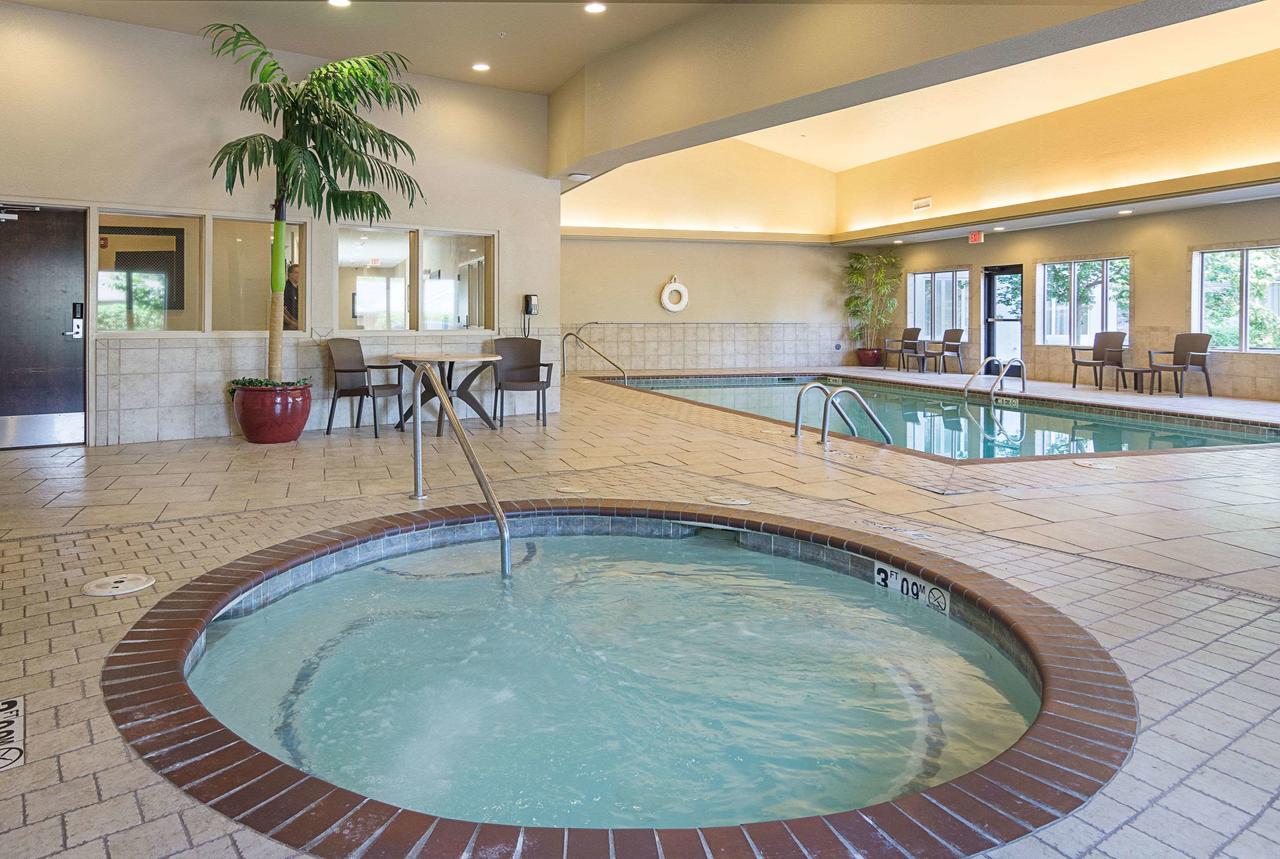 Comfort Inn Bentonville - thumb 21