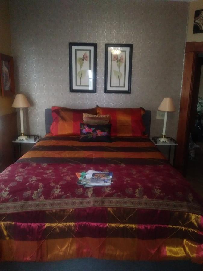 1908 Ridgeway House B&B - thumb 2