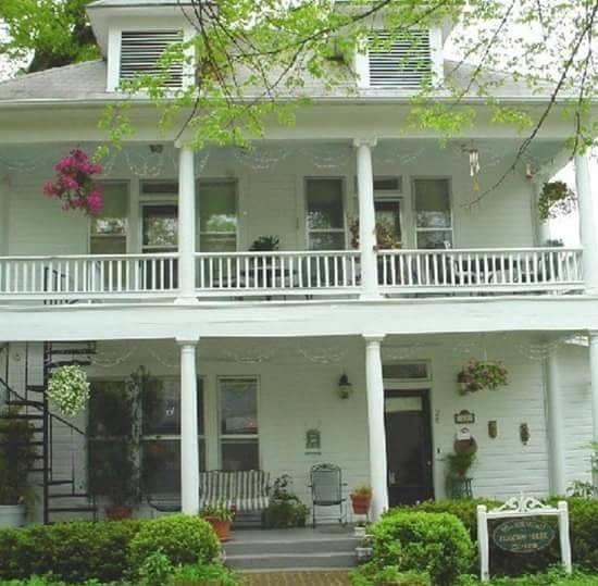 1908 Ridgeway House B&B - thumb 0