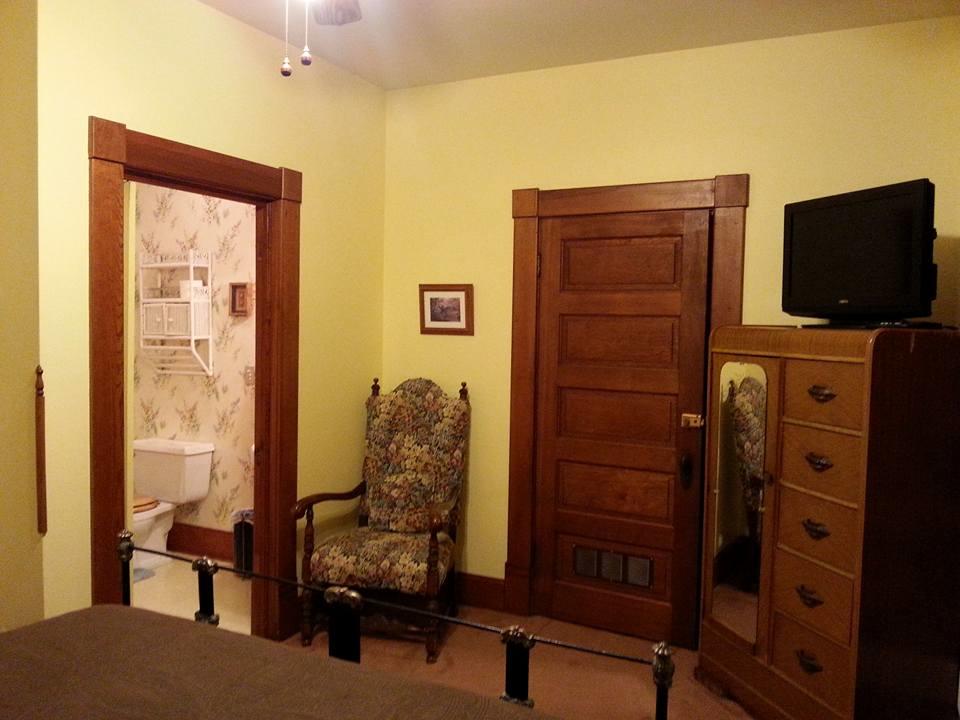 1908 Ridgeway House B&B - thumb 4