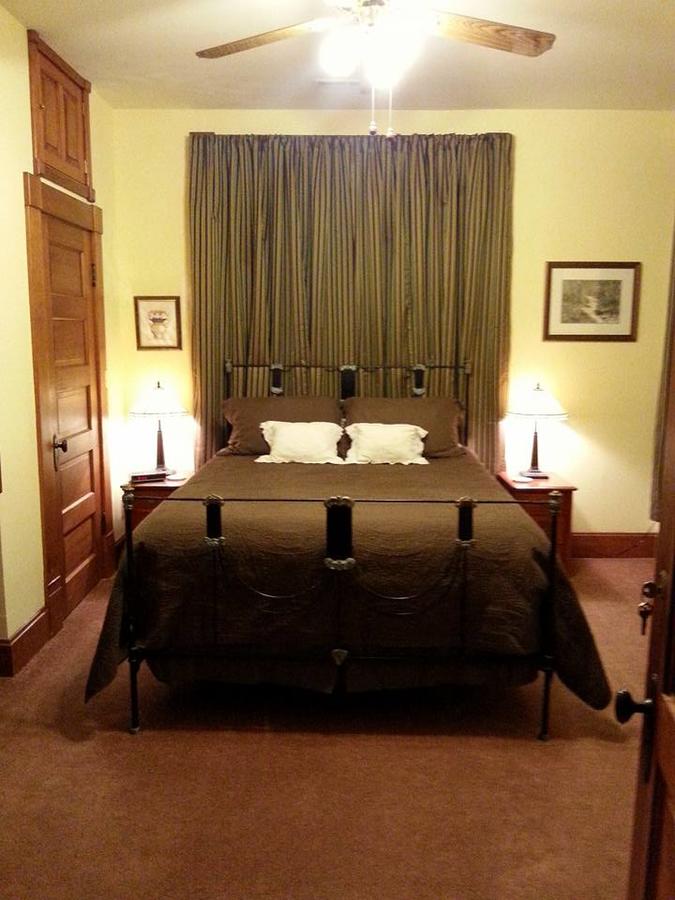 1908 Ridgeway House B&B - thumb 3