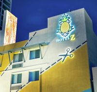Staypineapple at Hotel Z - Accommodation Dallas