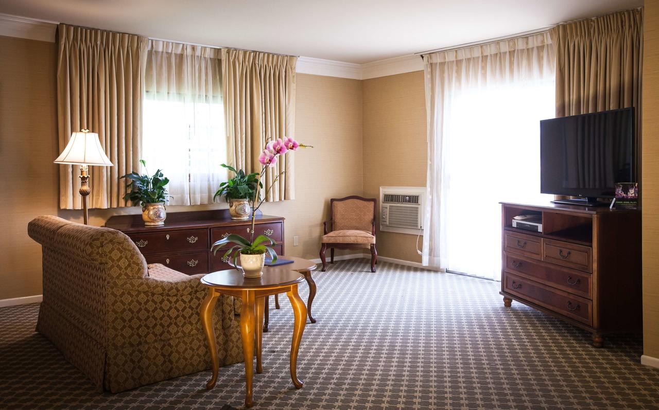 Best Western Plus Sunset Plaza Hotel - thumb 20