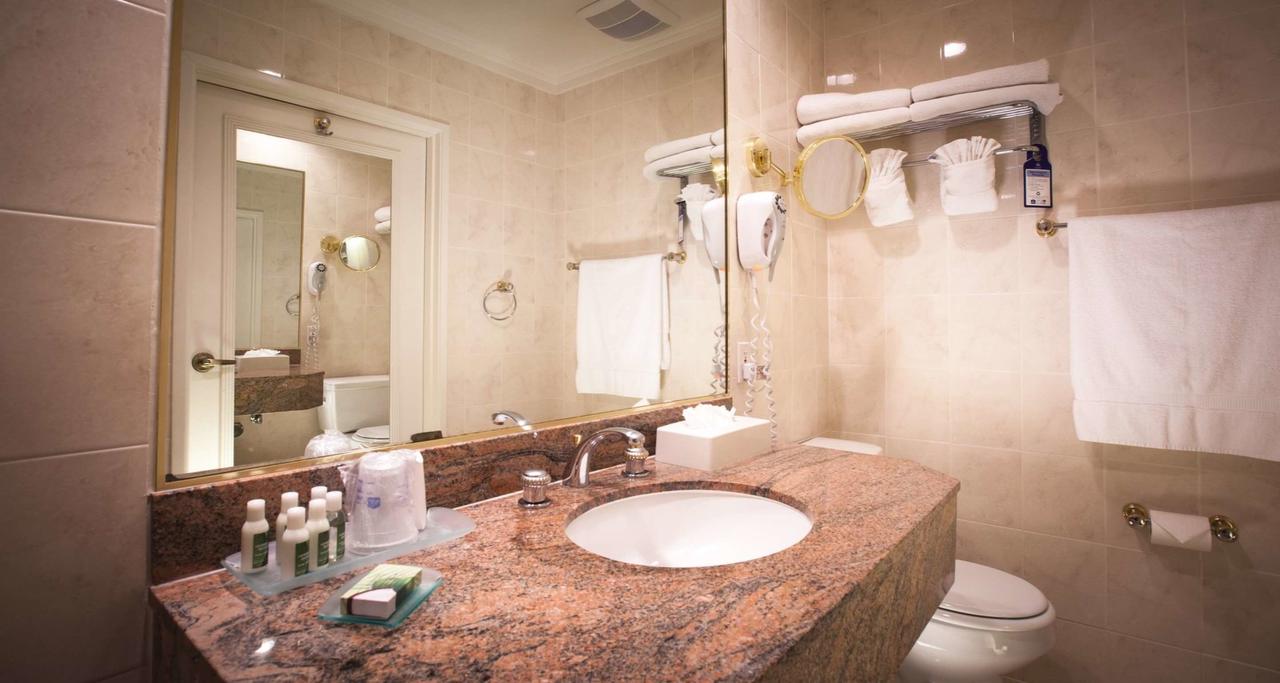 Best Western Plus Sunset Plaza Hotel - thumb 42