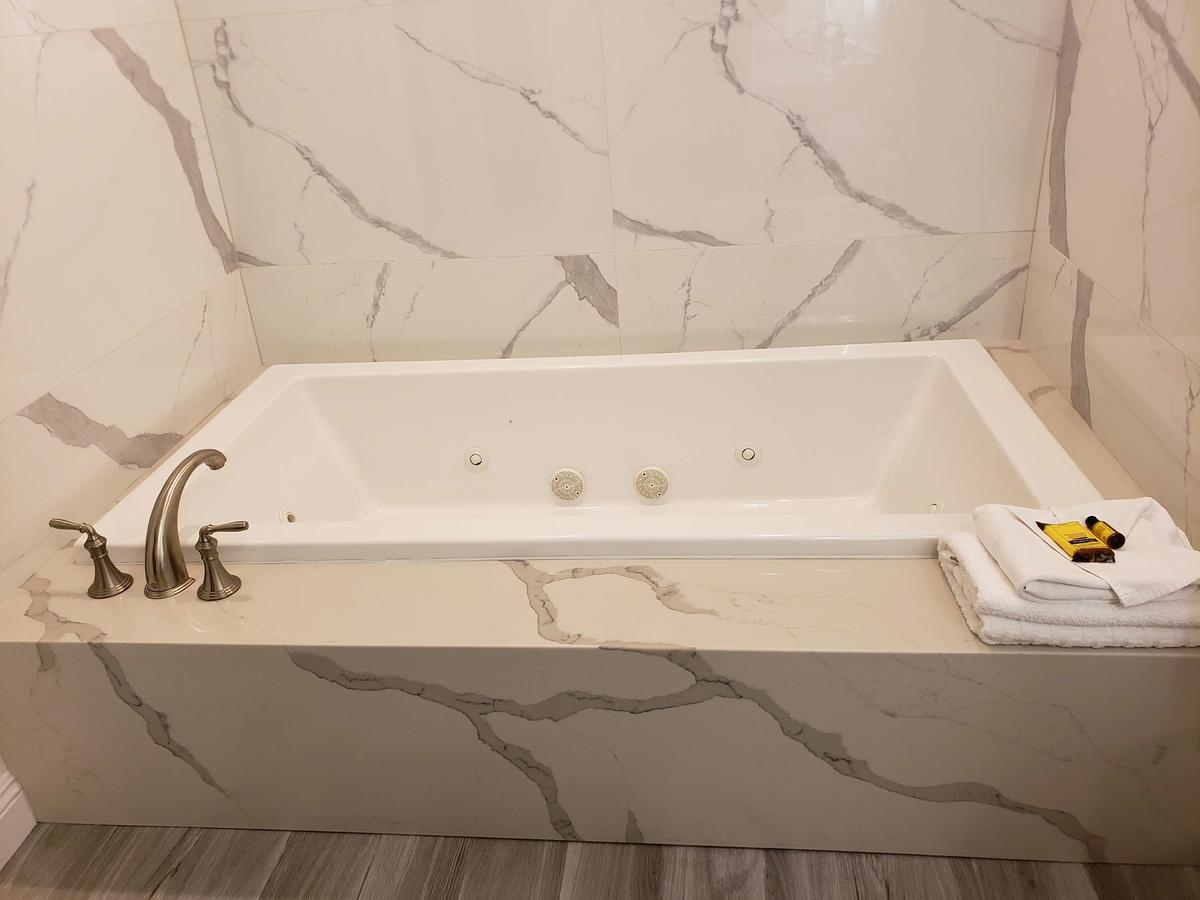 Best Western Plus Sunset Plaza Hotel - thumb 40