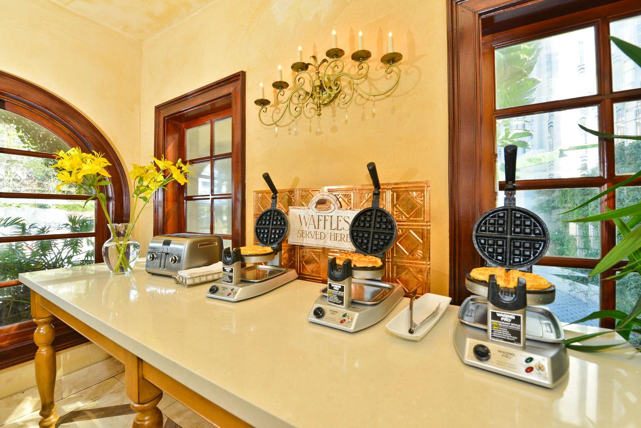 Best Western Plus Sunset Plaza Hotel - thumb 5